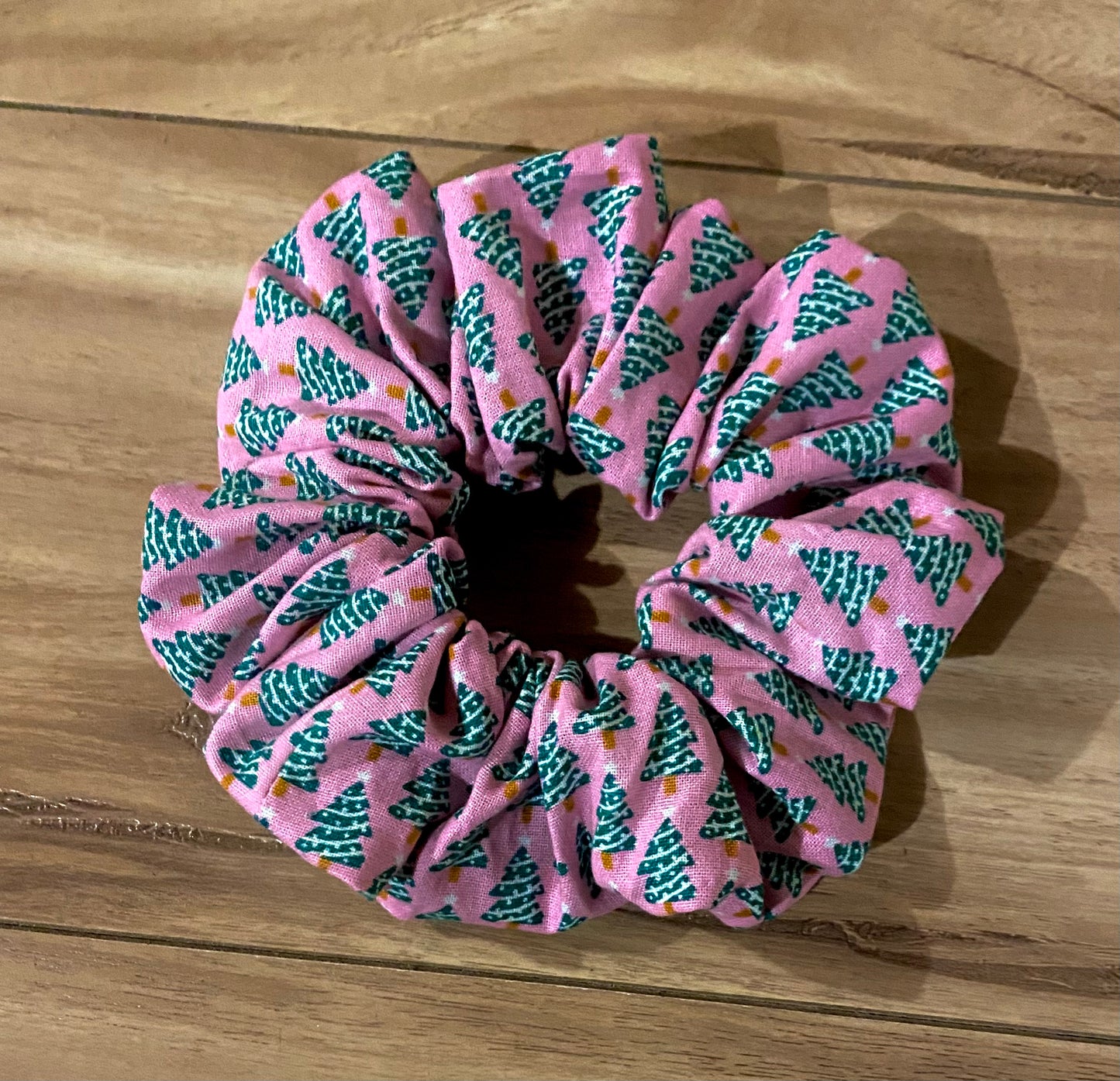 “I’m dreaming’ of a Pink Christmas” scrunchie